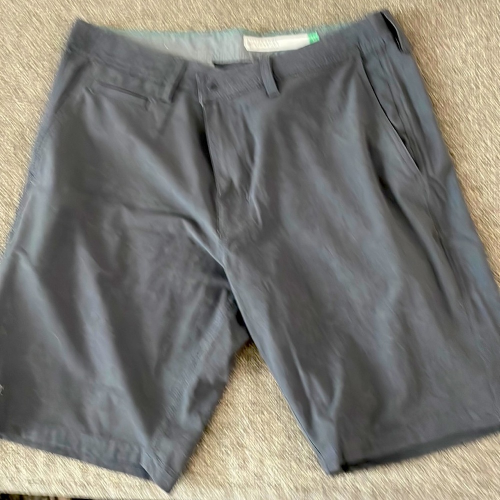 Linksoul size 34 grey golf short